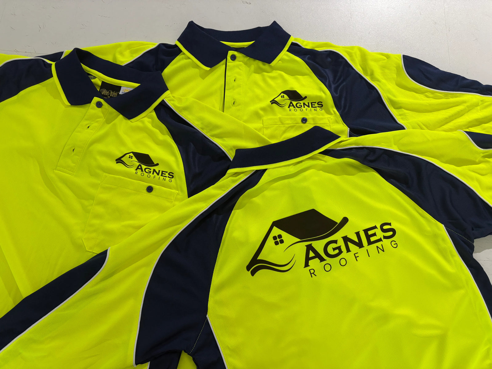 Contour 12 Pack – Hi-Vis Cooldry Side Panel Polos with Logo Print